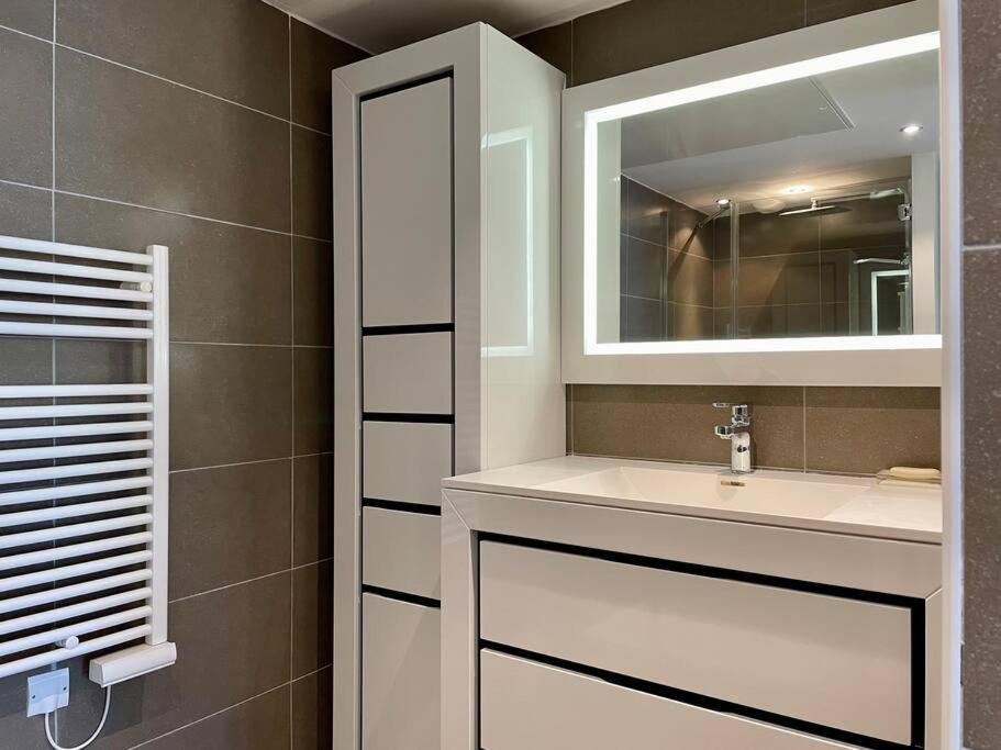 17 - Appartement Neuf, Parking Terrasse Et Jolie Vue Bandol Dış mekan fotoğraf