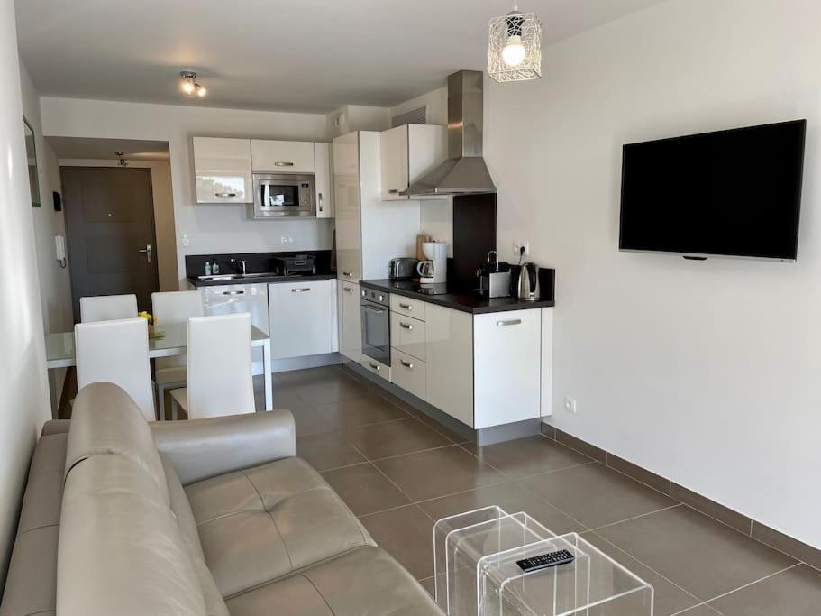 17 - Appartement Neuf, Parking Terrasse Et Jolie Vue Bandol Dış mekan fotoğraf